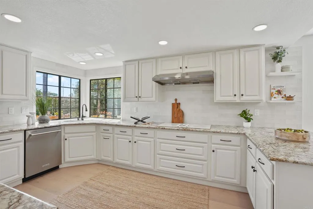 https://cdn.realtyfeed.com/cdn/127/306492871/2f66493199ba9b4c19e117976a07c60f.webp