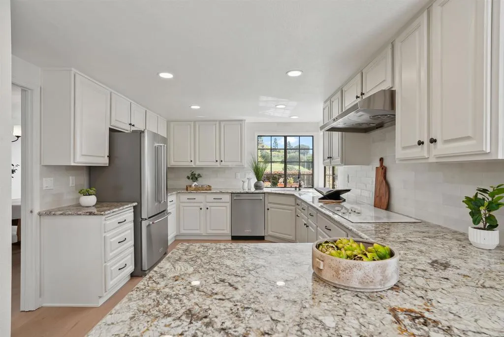 https://cdn.realtyfeed.com/cdn/127/306492871/833b7751514bd0326229e3d0b7f7558e.webp