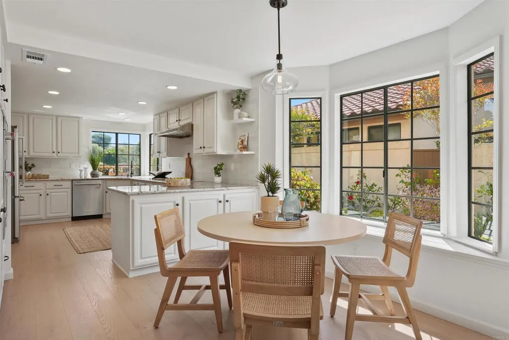 https://cdn.realtyfeed.com/cdn/127/306492871/869dba1161564dd10812d91c4b0072ae.webp