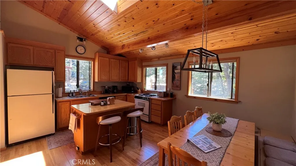 33478 Angeles Drive, Green Valley Lake, CA 92341 - Photo 3 of 46, Green Valley Lake, CA