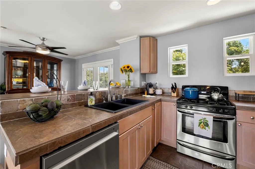 https://cdn.realtyfeed.com/cdn/127/306493189/78f5f80f3f1dfefe9ddec49fc14ea3e9.webp