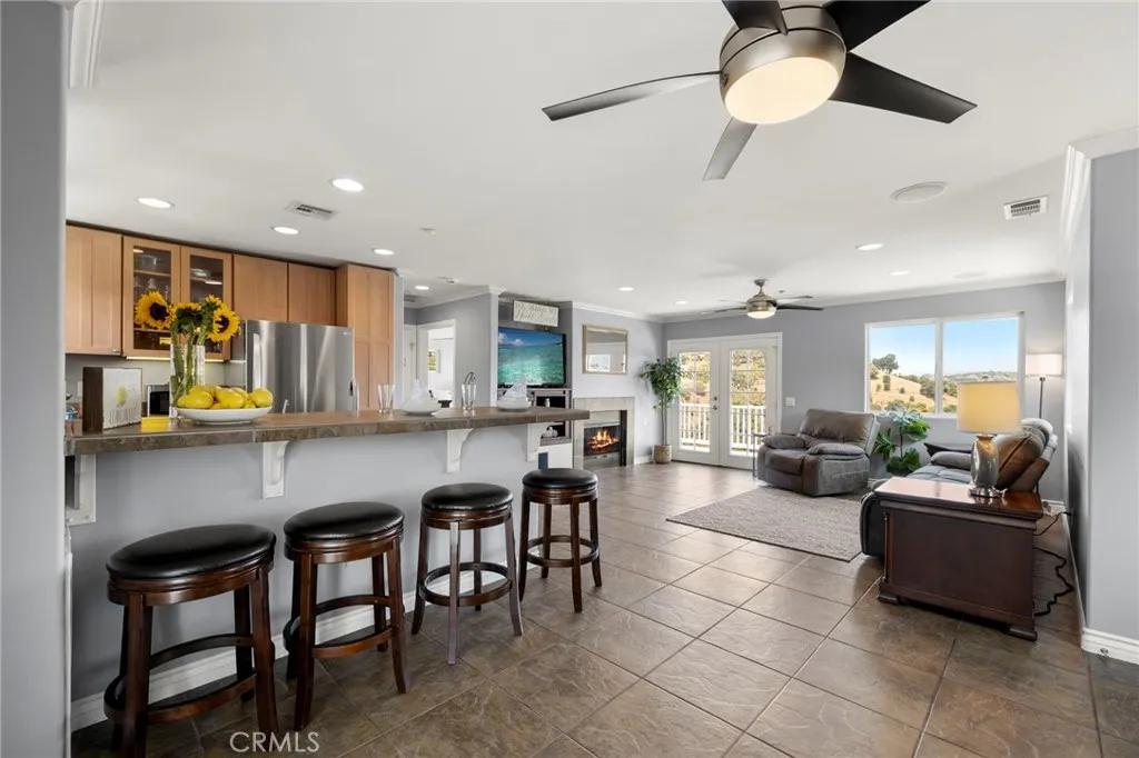 https://cdn.realtyfeed.com/cdn/127/306493189/9cdf06c47feacb4c24942772df7e35c0.webp