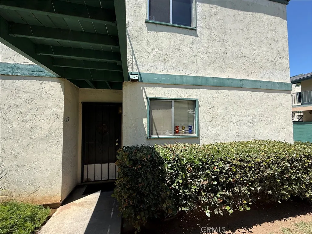 MLS: SW25157781 Condo For Sale