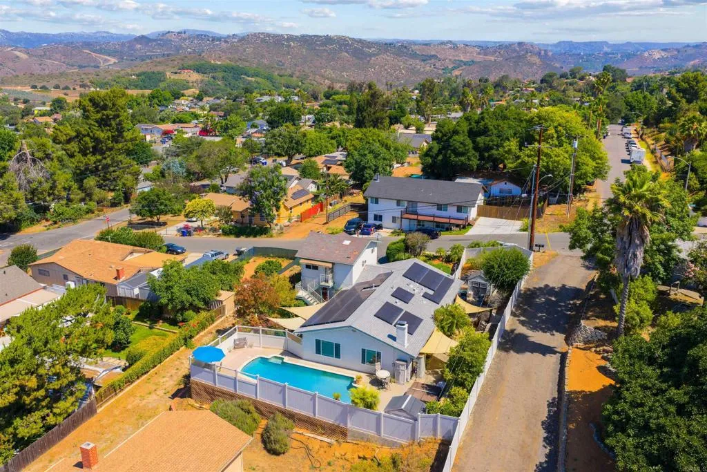 https://cdn.realtyfeed.com/cdn/127/306493271/3f495f121f669e2ffc1673eb4c3c255c.webp