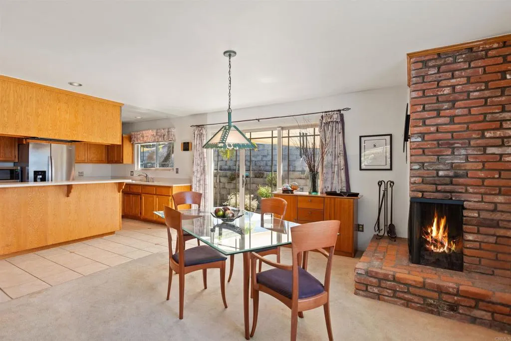 https://cdn.realtyfeed.com/cdn/127/306493271/ae4f24b0525d1501fdf1245e3f101c23.webp