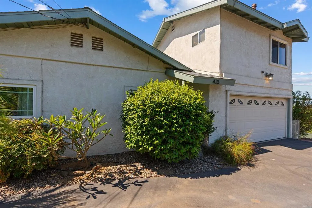 https://cdn.realtyfeed.com/cdn/127/306493271/e6055c91331b567383d84b135daa390d.webp