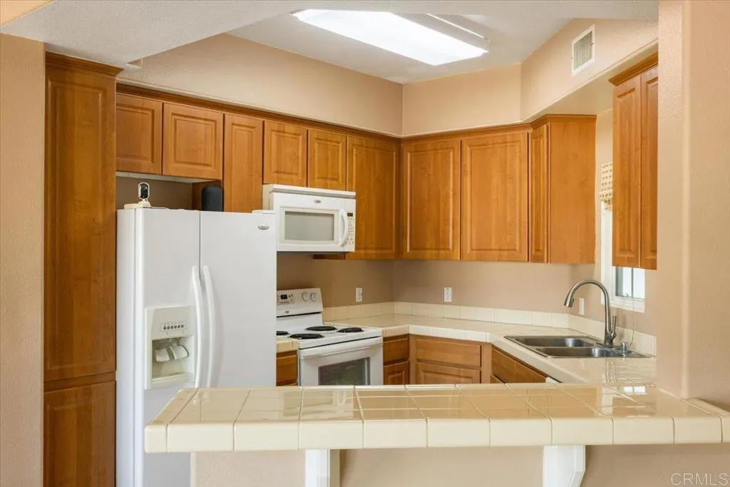 https://cdn.realtyfeed.com/cdn/127/306493422/991ab3a26178706d91863a6cc45284e5.webp