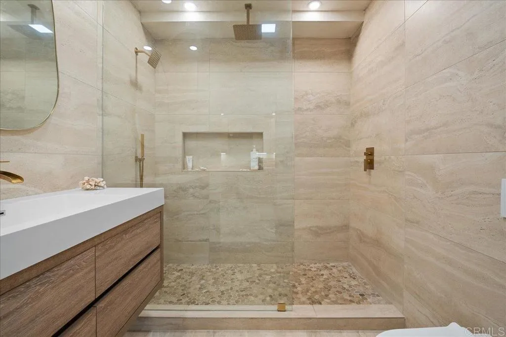 https://cdn.realtyfeed.com/cdn/127/306493543/634c2cfd8396cd578fec23f65a6fd008.webp