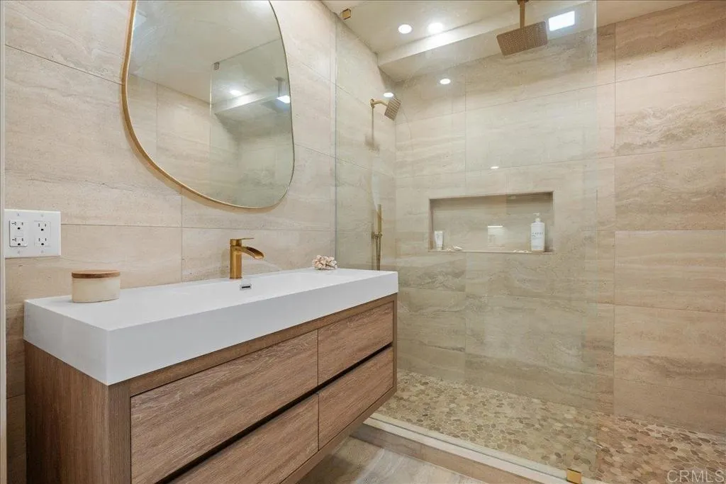 https://cdn.realtyfeed.com/cdn/127/306493543/952ebf8c7211cf9ad78168c0788543e2.webp