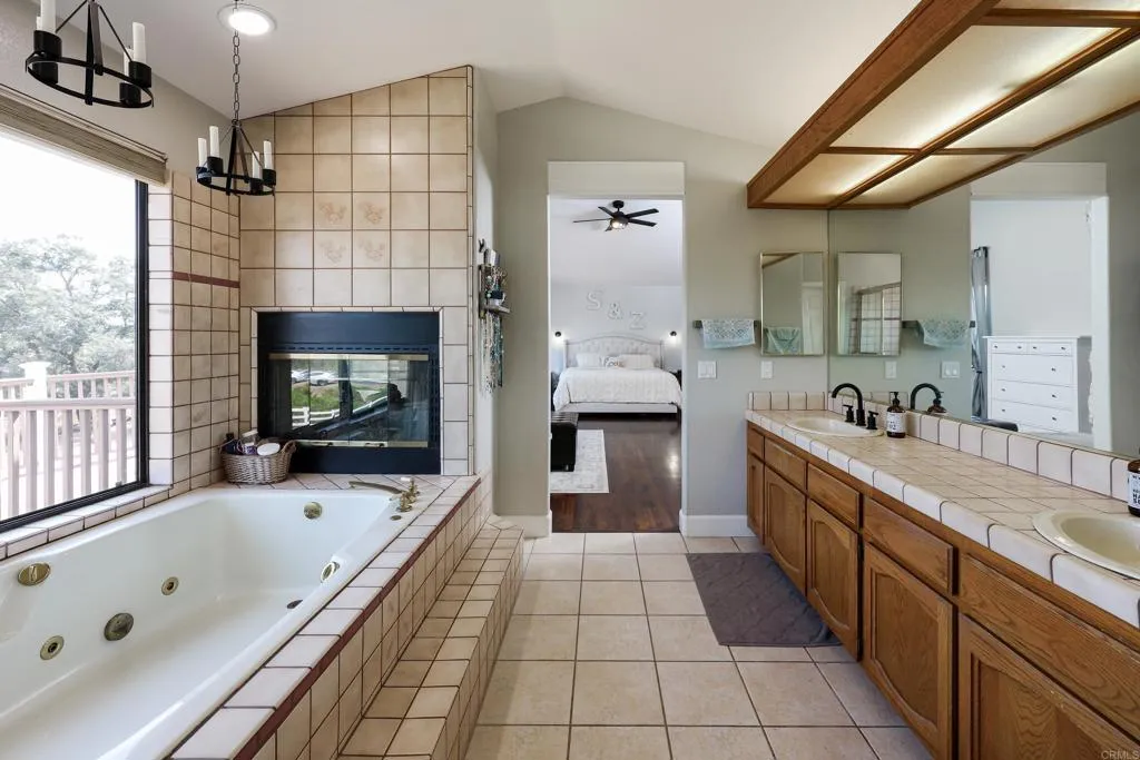https://cdn.realtyfeed.com/cdn/127/306493586/6a142749d9c5a7a9d45c17056eb1badf.webp