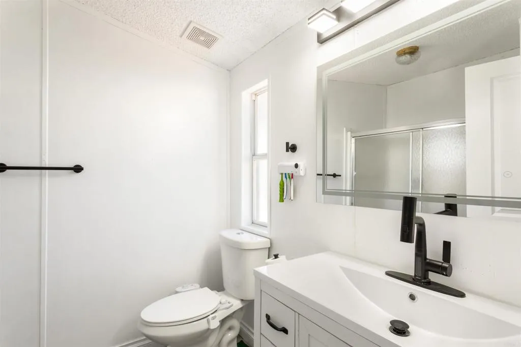 https://cdn.realtyfeed.com/cdn/127/306493794/d96ec2ced3704b2570425d42a9d65e65.webp