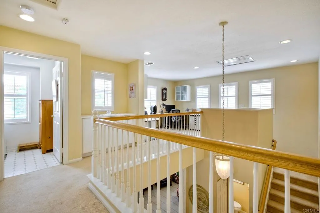 https://cdn.realtyfeed.com/cdn/127/306493874/19857d21cb7554bef4a389bdf8507457.webp