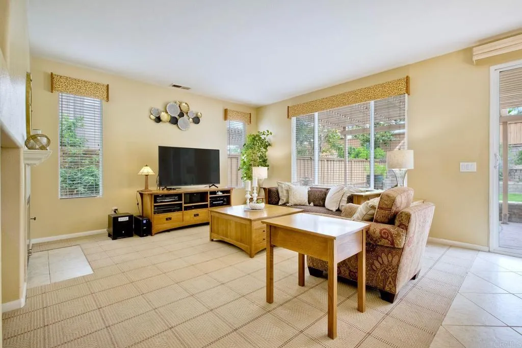 https://cdn.realtyfeed.com/cdn/127/306493874/25d4976cb539cf6de8b5cfe6da81e4a8.webp