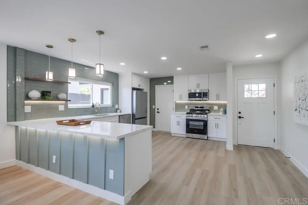 https://cdn.realtyfeed.com/cdn/127/306493906/fa2eedaa7b573b79560f4a4cd6422d44.webp