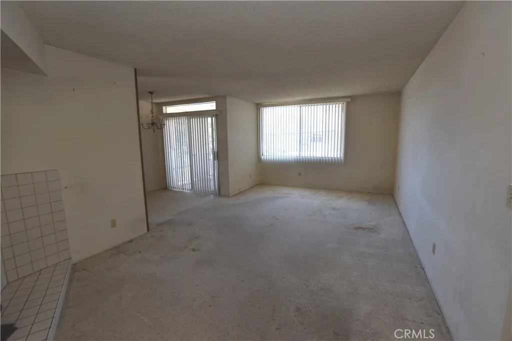Photo #8: SW25157258 Listing: Photo #8