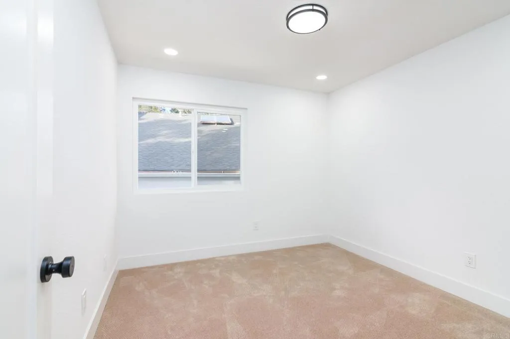 https://cdn.realtyfeed.com/cdn/127/306494047/b845f76d102cb463f22e3a85463aa149.webp