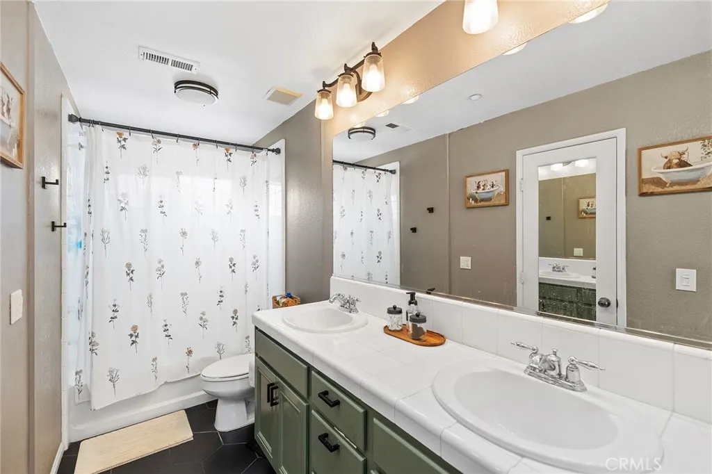 Photo #22: SW25158926 Listing: Photo #22