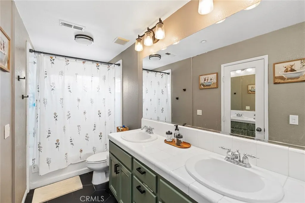 https://cdn.realtyfeed.com/cdn/127/306494106/1b6cbdd0d1bf3109da1e26e6bdf807b0.webp
