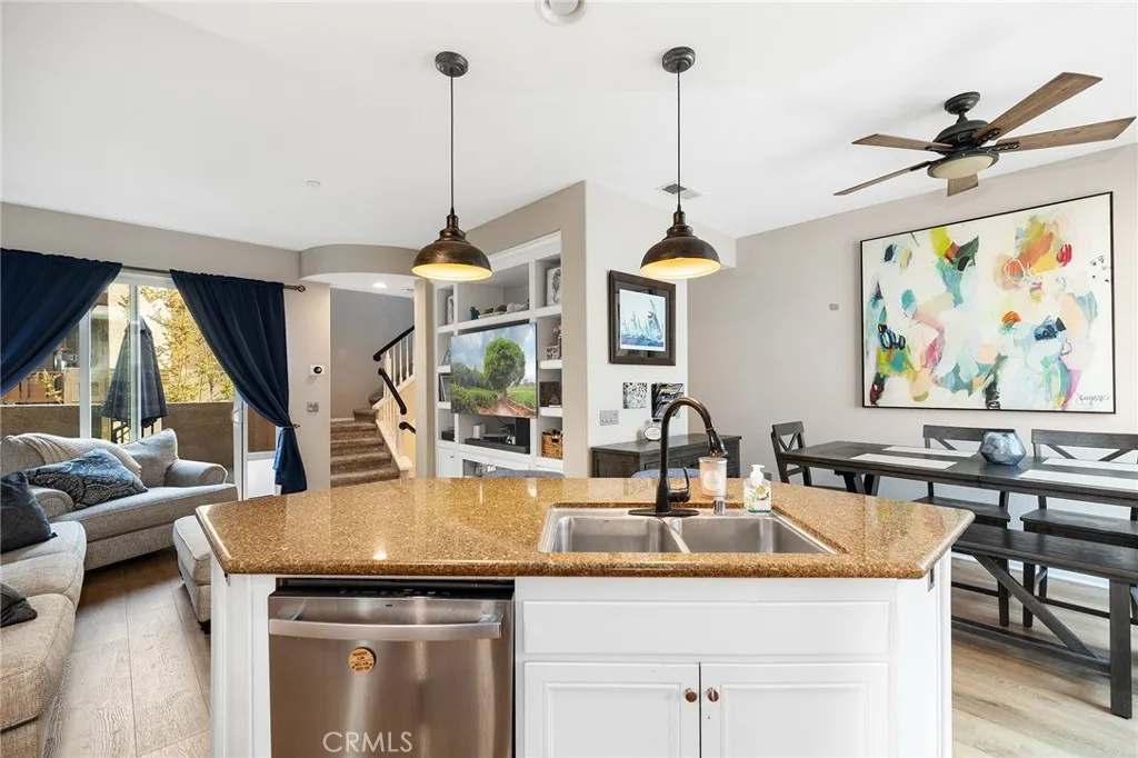 https://cdn.realtyfeed.com/cdn/127/306494106/7098d21ba02c99165fd589aa3cce37dc.webp