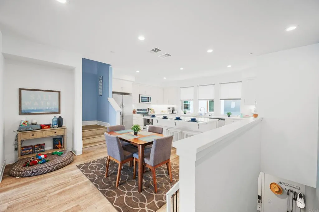 https://cdn.realtyfeed.com/cdn/127/306494233/1e2b6b6199a163f2745583c33535f355.webp