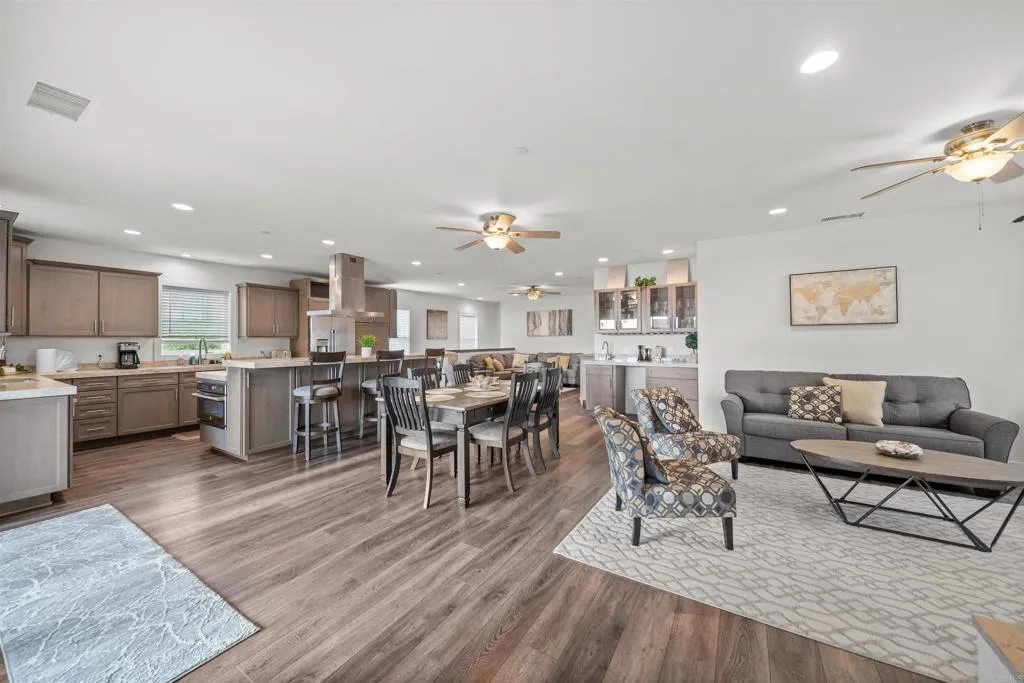 Photo #6: NDP2507000 Listing 