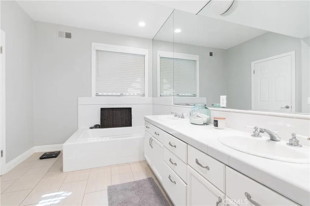 608 Poinsettia Avenue UNIT B, Corona Del Mar, CA, 92625
