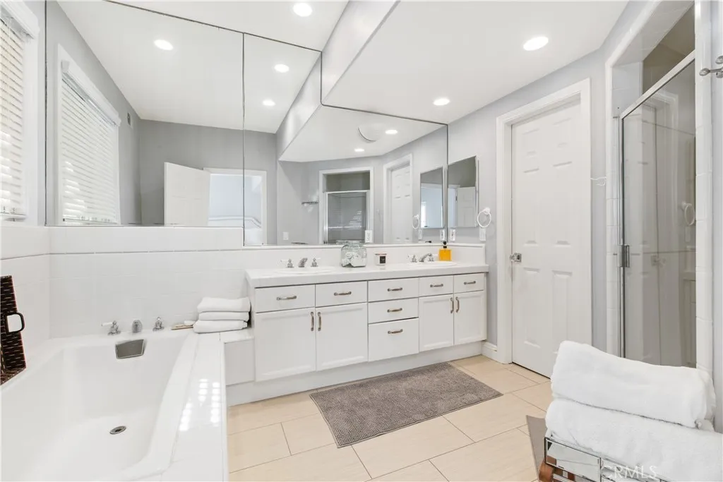 608 Poinsettia Avenue UNIT B, Corona Del Mar, CA, 92625