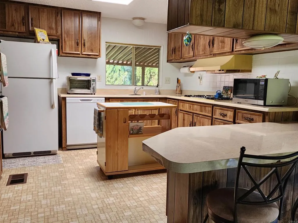 https://cdn.realtyfeed.com/cdn/127/306494276/b9d2e2a706ffae637afa4fa48fb1c9fd.webp
