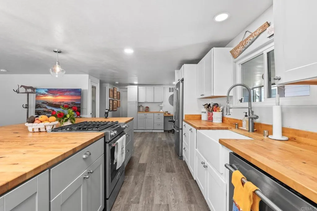 https://cdn.realtyfeed.com/cdn/127/306494378/36ab85a37717b086143266740c060b7a.webp