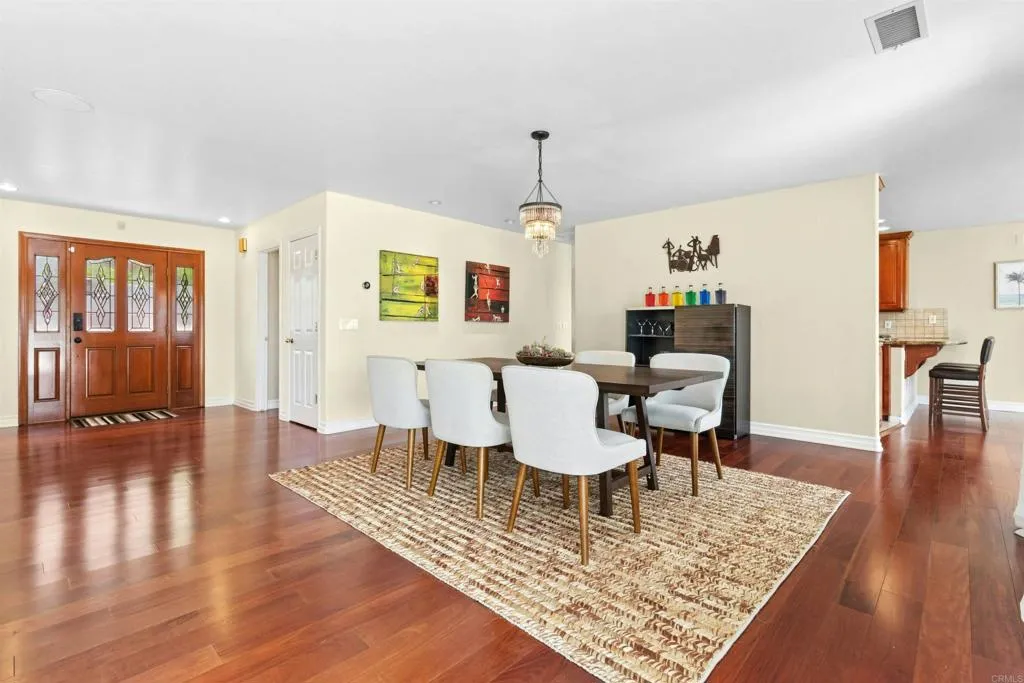 https://cdn.realtyfeed.com/cdn/127/306494395/35709a1ef2d3668ecca6791a57d5f902.webp