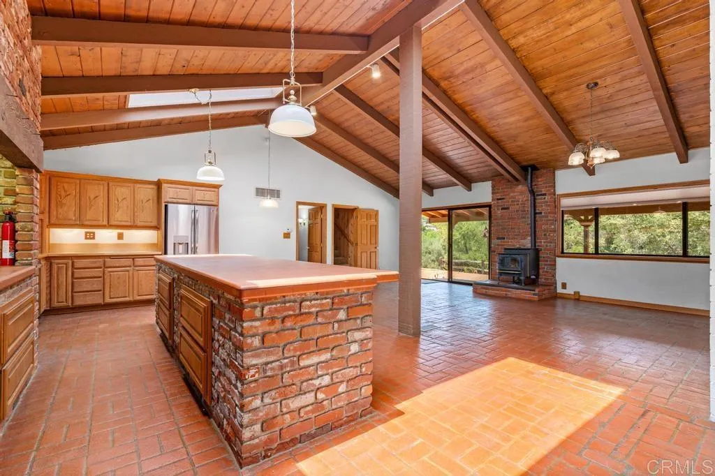 https://cdn.realtyfeed.com/cdn/127/306494403/0eacd76f5b733ef1afd562d48b67341f.webp