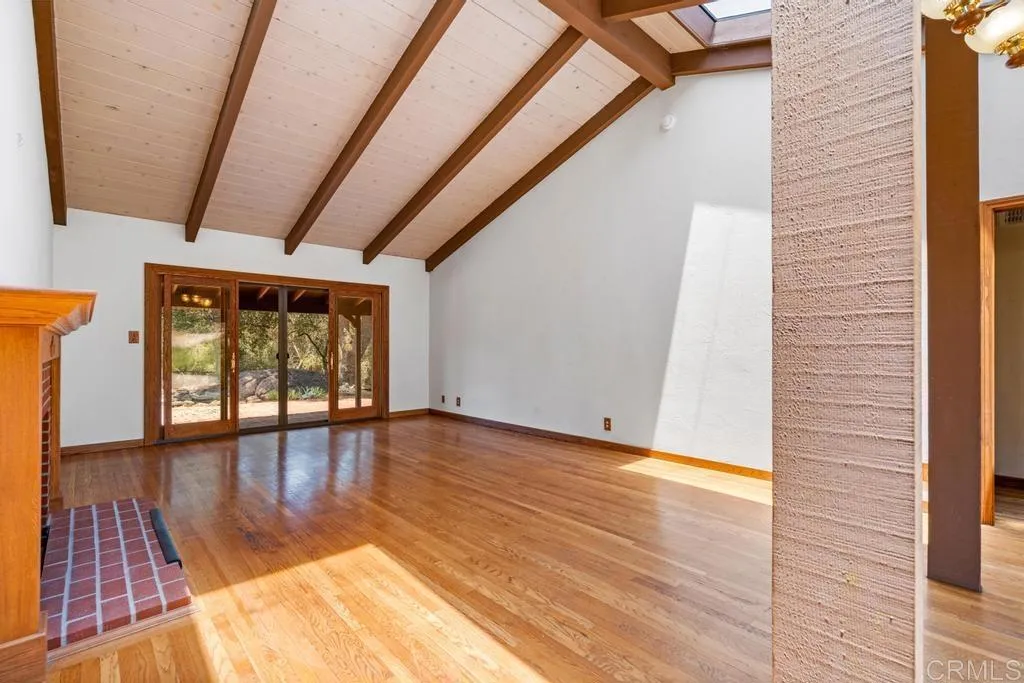 https://cdn.realtyfeed.com/cdn/127/306494403/634a1c6d263b9b9ff27d20ab02e637b2.webp