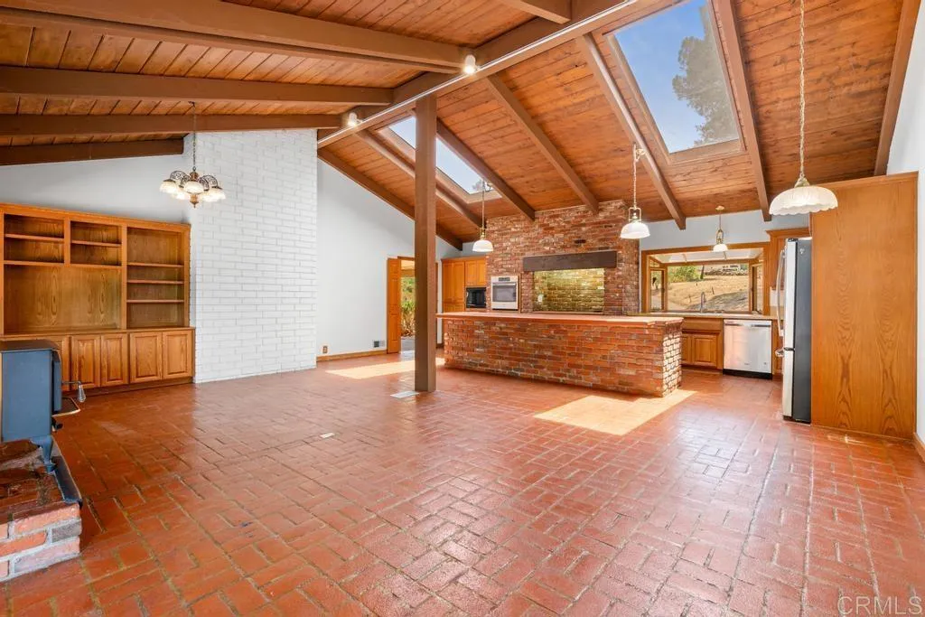 https://cdn.realtyfeed.com/cdn/127/306494403/d665dba0de29cc218e6e2c1a218a90da.webp