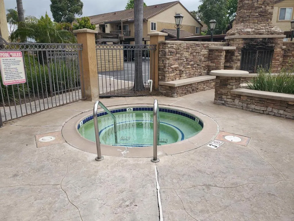 Photo #5: PTP2505389 Listing 