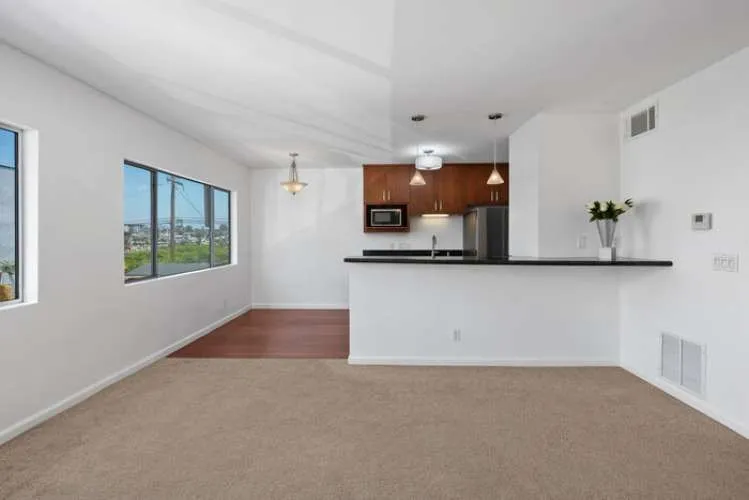 Photo #6: FR25158708 Listing 