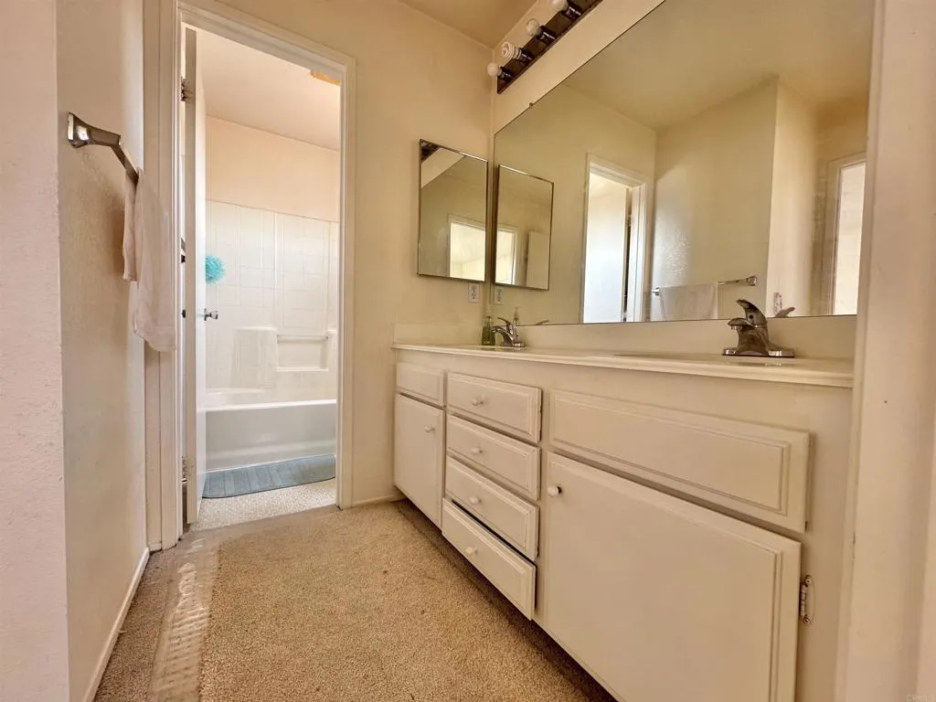 https://cdn.realtyfeed.com/cdn/127/306494516/12772522e13f07975729c00cf5d1044f.webp