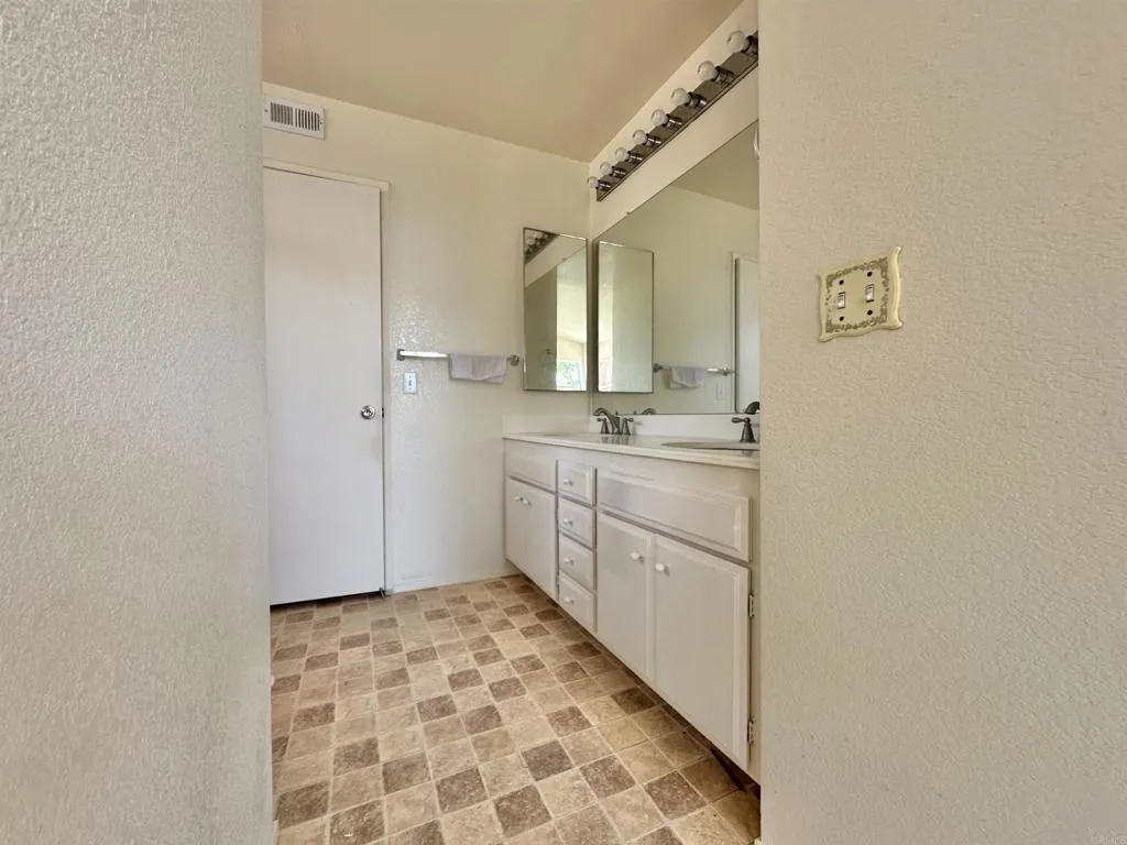 https://cdn.realtyfeed.com/cdn/127/306494516/44d0ecb78893bb8cc9106ade1f2796ee.webp