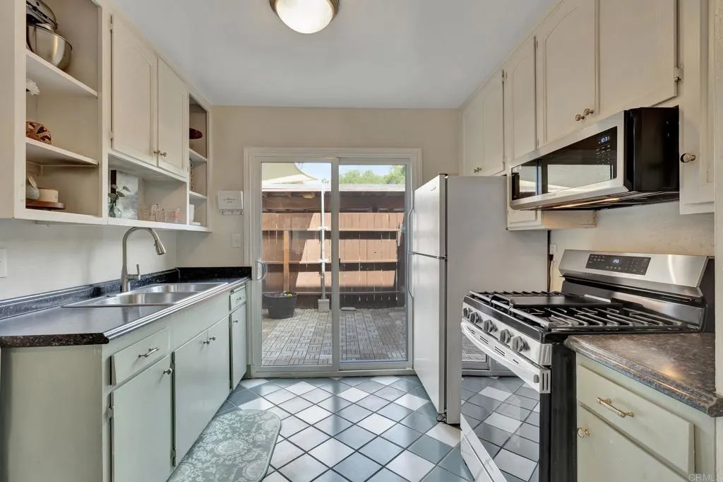 Photo #11: PTP2505395 Listing: Photo #11