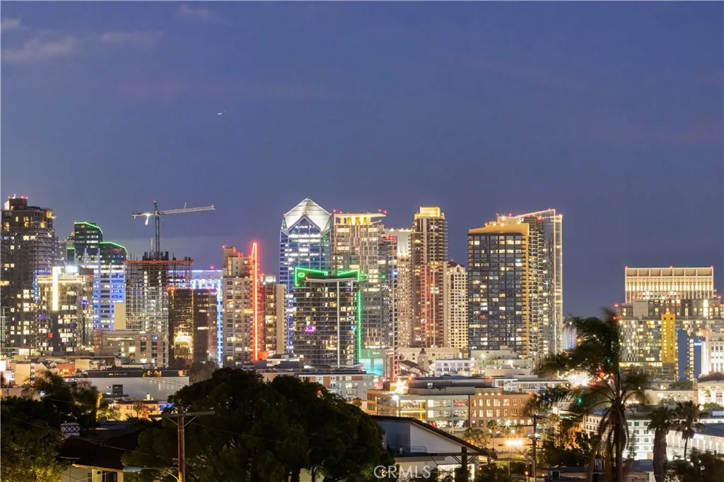 https://cdn.realtyfeed.com/cdn/127/306494699/1e2004fdce0e1402bb45dba47e82a3a7.webp