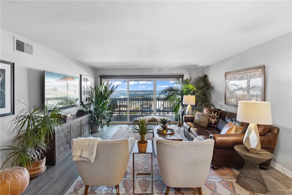 https://cdn.realtyfeed.com/cdn/127/306494699/8cfc471d407f359f4c6dd803907ec793.webp