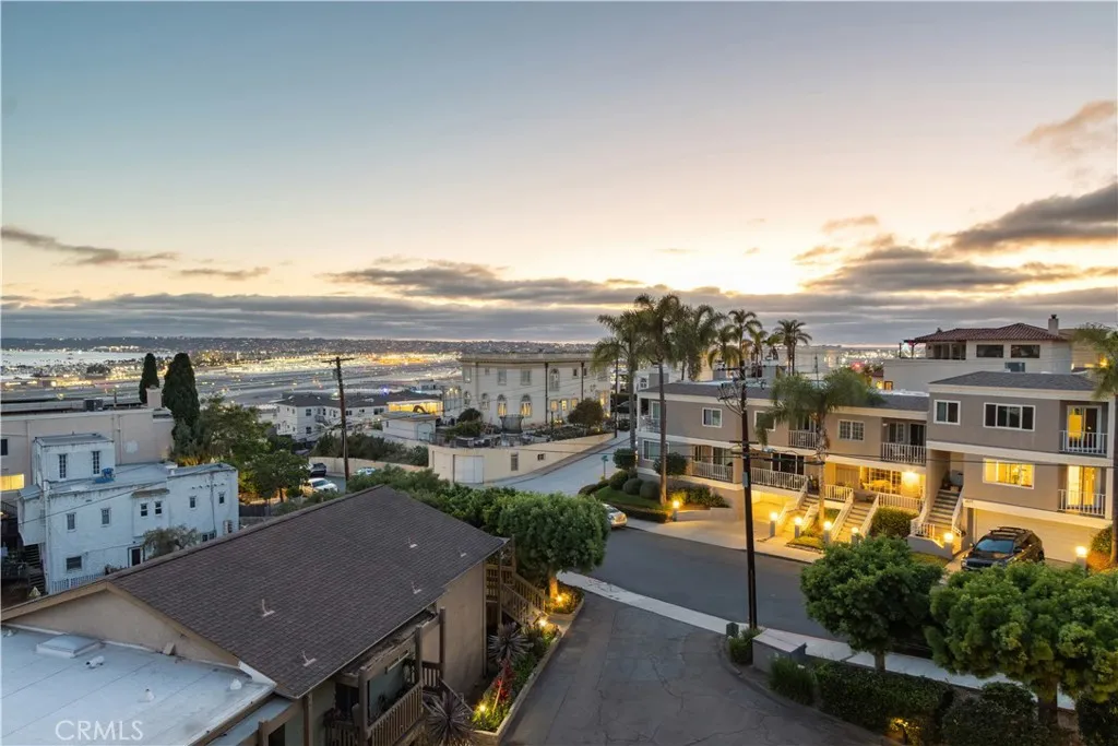 https://cdn.realtyfeed.com/cdn/127/306494699/bfd2d3ec9157ae3fc14b043246ff0501.webp