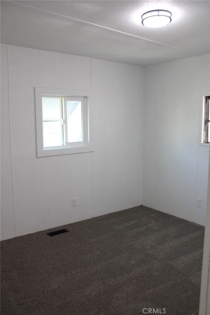 https://cdn.realtyfeed.com/cdn/127/306494999/647ac2668369dec410478abdb56f33dc.webp