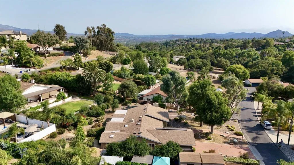 https://cdn.realtyfeed.com/cdn/127/306495051/950a4c05778c017b4835f061939268cc.webp