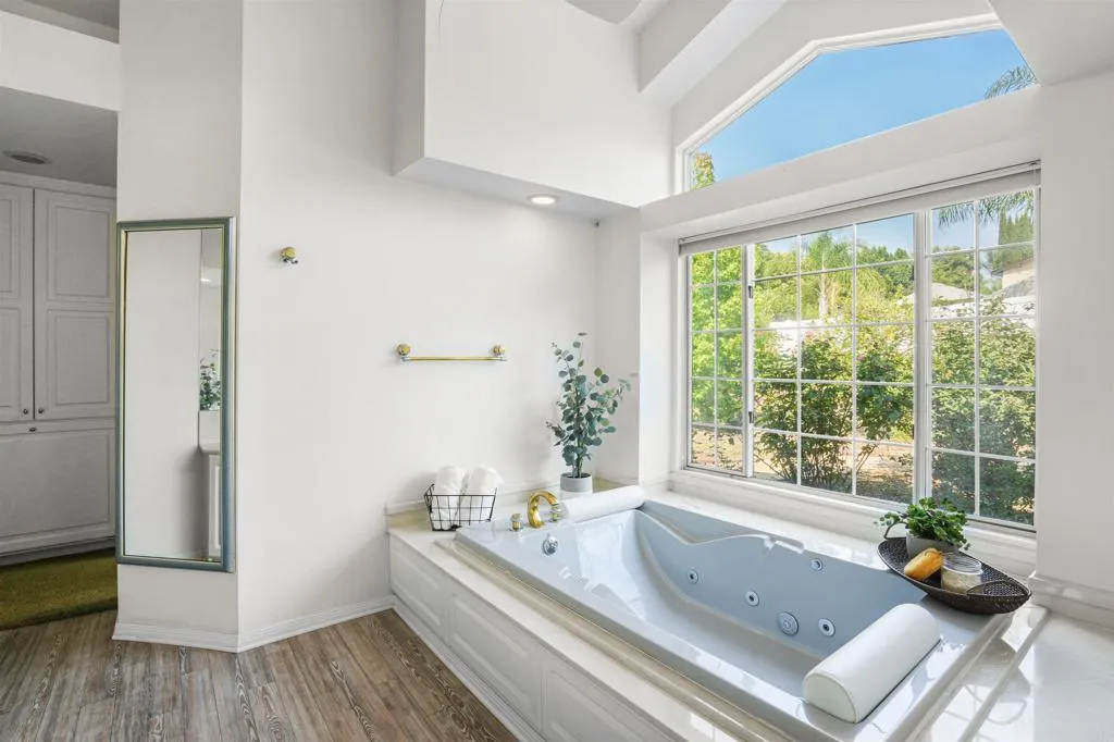 https://cdn.realtyfeed.com/cdn/127/306495051/b82ab15b2871a1909adb1607cc7ddbda.webp