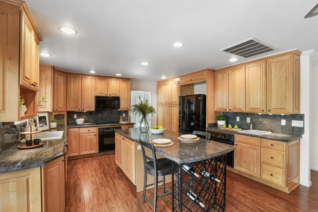 https://cdn.realtyfeed.com/cdn/127/306495051/d3b1c9d01248b5fe0e334fd68616975d.webp