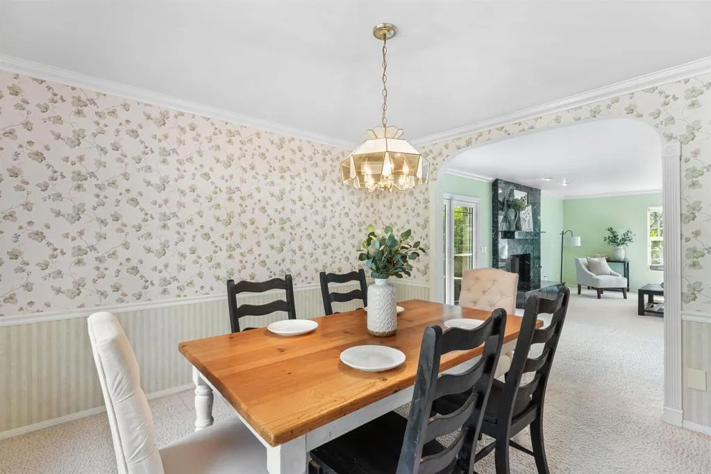 https://cdn.realtyfeed.com/cdn/127/306495051/f9dff1880eb06437f103d1beb38b4f0a.webp