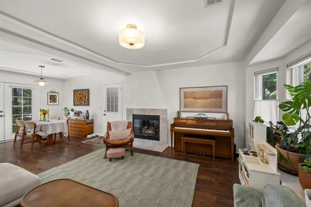 https://cdn.realtyfeed.com/cdn/127/306495068/de14bc19cd4a6c4234b89d626bffc5d1.webp