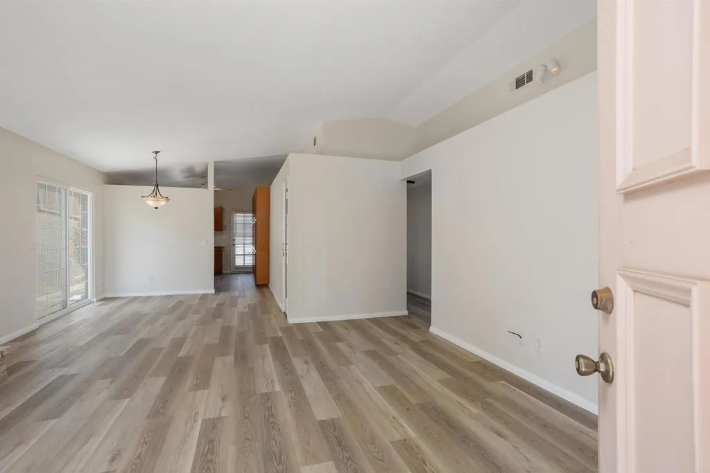 https://cdn.realtyfeed.com/cdn/127/306495106/66121510883cc2250e234c23a1ff91ae.webp