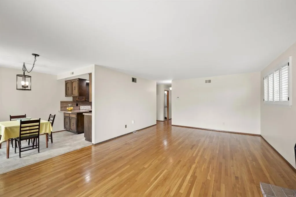 https://cdn.realtyfeed.com/cdn/127/306495121/14c925f9f758d5789da780634cdd97cf.webp