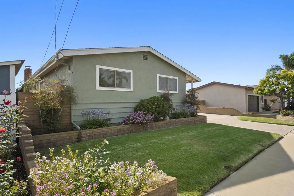 https://cdn.realtyfeed.com/cdn/127/306495121/4c6d5beb72cc41af1c579bcf380e5f93.webp